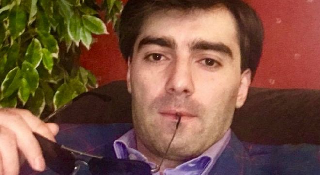 "ეხლა, როცა ამ პოსტს ვწერ, კიდევ ერთმა ქართულმა ტრადიციულმა ოჯახმა, საკმაოდ კვალიფიციურმა კადრმა , უზომოდ შეყვარებულმა თავის ქვეყანაზე, ორი მცირეწლოვანი ბავშვით ტოვებს საკუთარ სამშობლოს..."