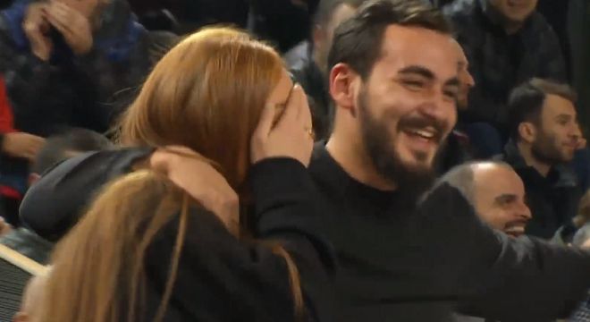 სულ  მალე  კიდევ  ერთი  ოჯახი  შეიქმნება  საქართველოში - კალათბრუთის  მატჩზე  ბიჭმა  გოგოს  ხელი  სთხოვა  (ვიდეო)
