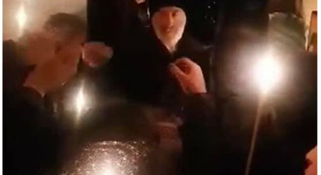 "მომაწოდა მამა ნიკოლოზმა და არ წვავს... ღმერთო ჩემო ეს როგორი სანთელია, ნამდვილი ზეციური ცეცხლია"
