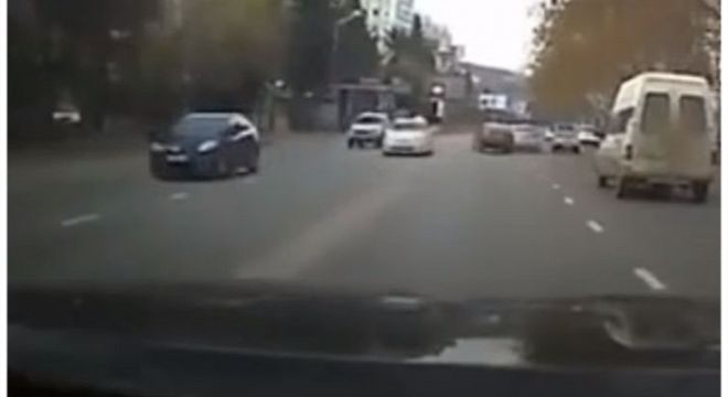 "რა გაუკეთა გავგიჟდი... სამუდამოდ უნდა ჩამოართვან მართვის მოწმობა მაგ დებილს" - ავარია მტკვრისმარჯვენა სანაპიროზე