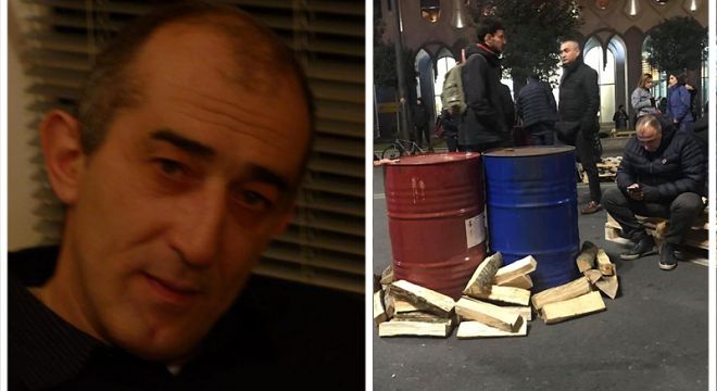 "ერთი ამბავი მინდა გითხრათ მეგობრებო... ეს წუთია მომაწოდეს ძალიან საინტერესო ინფორმაცია... ბათუმში უკვე შემოსულია სარფის საბაჟოს გავლით 30-50 კაცი, ანუ სამხედროები (მეომარი) უკრაინიდან"