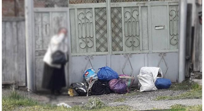 გორელმა მამაკაცმა, რომელიც სასჯელს ცოლის ცემის ბრალდებით იხდიდა ციხიდან გამოსვლის შემდეგ ცოლ-შვილი სახლიდან გაყარა