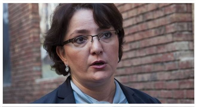 "ისევ ჯოჯოხეთის პირზე ვარ რაღაც ძალა ჩასაჩეხად დამდევს... ყოველიღამე წინაზე საშინელია, ყოველი დღე წინაზე მძიმე..."