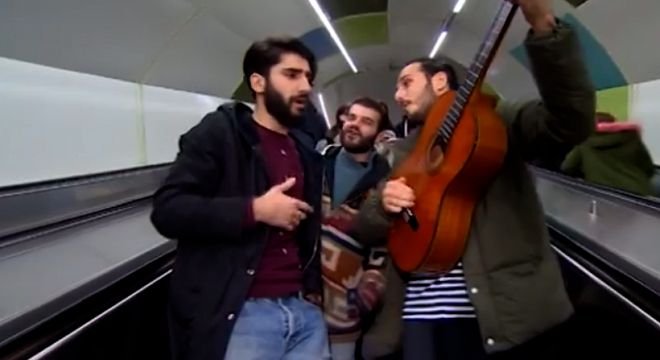 თბილისის  მეტროს  მსგავსი  რამ  არ  ახსოვს -  მხოლოდ  ქართული  მეტროში  ჩავიდა    ხალხმა  კი  კამერები  ჩართეს  და  გადაღება  დაიწყეს  (ვიდეო)
