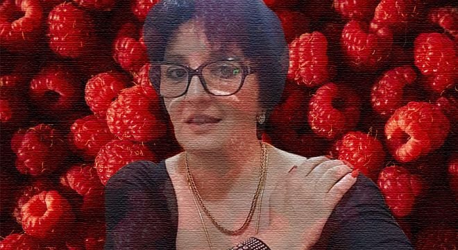 გმირობა არ არის ე.წ ემიგრანტობა... გმირი არის ის ქალი, გორიდან მიმავალ ტაქსში რომ ვნახე...ორი ვედრით მალინა მიქონდა გასაყიდად, ქვრივი ვარო, სამი შვილი მყავს, მიჭირს, მაგრამ ვერ დავტოვებ და ვერსად ვერ წავალო