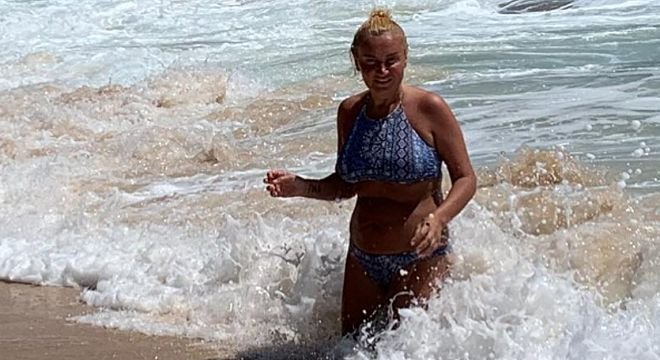 ნანუკა ჟორჟოლიანი დოჰაში ისვენებს - ნახეთ, როგორ გამოიყურება საცურაო კოსტიუმში 