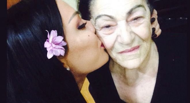 ახლა დავრეკე საჩუქარს მივუტანთქო, ყვავილები უყვარდა და მითხრეს, რომ 2 კვირის წინ დაიღუპა და სულ გკითხულობდაო"