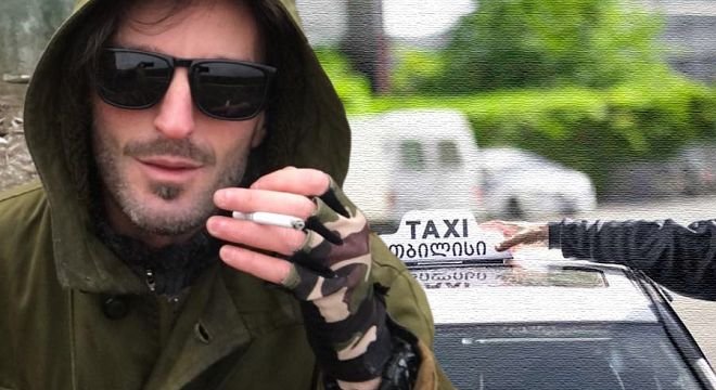 წეღან ჭონქაძეზე ფუნიკულიორთან ჩემს ცხვირწინ რუსებმა ტაქსი გააჩერეს... ტაქსისტი ეკითხება რუსულად, ძალიან ზრდილობიანად... უკაცრავად, რუსები ხართო... კიო - გაუღიმეს ნასიამოვნებმა რუსებმა