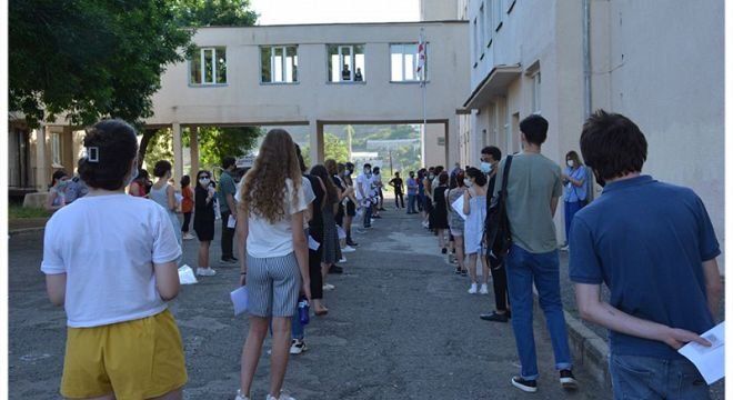 'მსგავსი გამოცდები ჯერ არასოდეს ყოფილა საქართელოში - რა ხდება საგამოცდო ცენტრებში