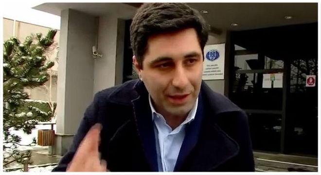 "ბავშვი ისტერიკულად ტიროდა... ახლაც თავი მტკივა, დაზიანებები მაქვს სხეულის სხვადასხვა ნაწილზე... წავიქეცი და რტყმა დამიწყეს... ჩემ რძალსაც ურტყამდნენ..." - ვინ და რატომ დაესხვა ვახო სანაიას თავს