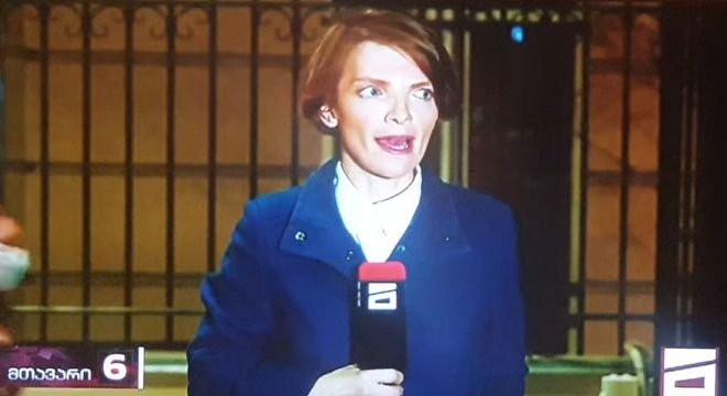 ,,არ გაგვაჩუმა მთელი ოჯახი ერთ წამში...'' - მთავარ არხს პირდაპირ ეთერში ჟურნალისტის უხერხული მომენტი გაეპარა