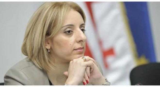 კორონა ვირუსის ვაქცინის განაწილება დაიწყო - ვინ მიიღებს პირველ ვაქცინას