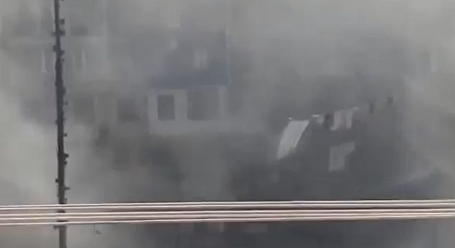 "ვაიმე ჩამოინგრა ყველაფერი..." - სოციალურ ქსელში ბათუმში სახლის ჩამონგრევის პირველი კადრები ვრცელდება