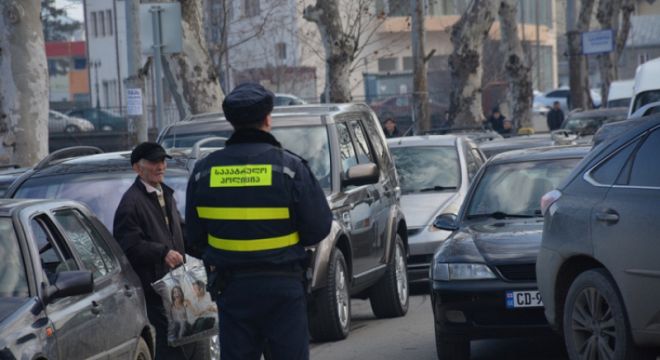 "ქალიშვილობა ჩავაბარე და კომპენსაცია მეკუთვნის" - გორში ქალი ყოფილ ქმარს უჩივის და კომპენსაციას ითხოვს
