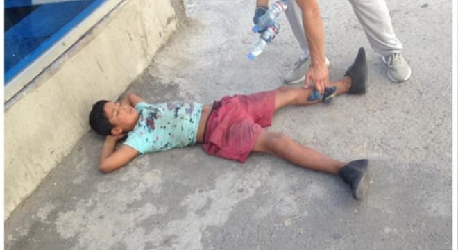 "ბავშვი დღეს ასეთ მდგომარეობაში ეგდო ავლაბრის მეტროს შენობასთან.გამვლელებმა შეანჯღრიეს, თითქოს გამოიღვიძა, მაგრამ"