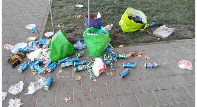 "ჩვენს კორპუსში ბინადრობს ვიღაც ნაბო***ი... უყვარს წიწიბურა, მაწონი, თევზეული, კოკა-კოლა, სვამს კაპტოპრილს, ანუ 50-ს გადაცილებულია... ხო და გულიკო შენი დედა მოვ***ნ"