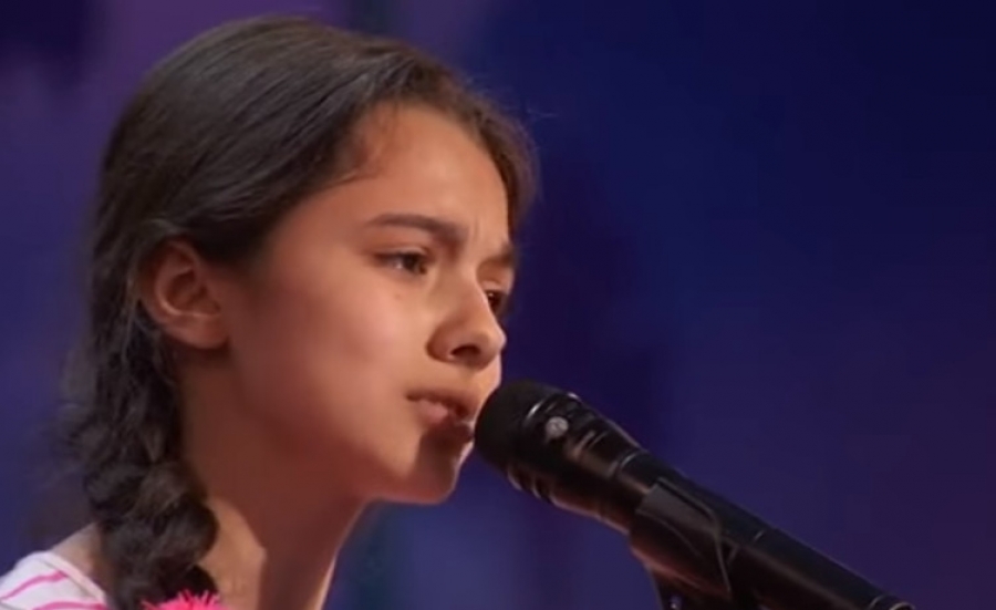 ამ 13 წლის სკოლის მოსწავლებ პირიდან ისეთი ხმა ამოუშვა ჟიური და მთელი დარბაზი შოკირებული დარჩა! (ვიდეო)