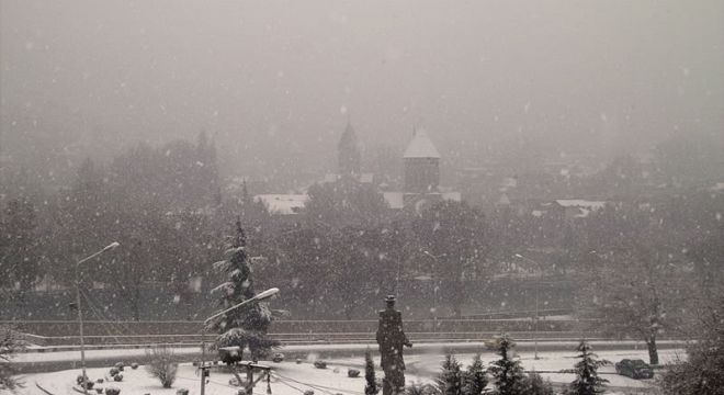 საქართველოში  მომდევნო  დღებში  ამინდის  მკვეთრი  გაუარესებაა  მოსალოდნელი