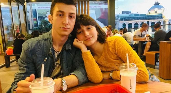 ეს იმ 17 და 19 წლის ბავშვების ფოტოსურათებია, რომლებიც გუშინ მოტოციკლით შემზარავ ავარიას ემსხვერპლნენ